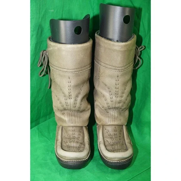 Mannitobah Mukluks Womens Boots Tan Leather Size US Womens 5 - Picture 2 of 9